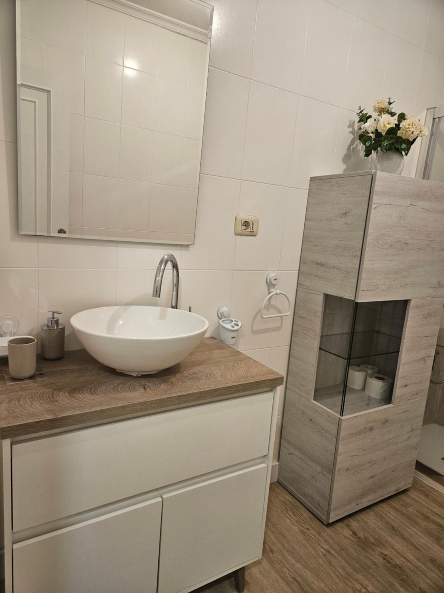 Apartmán Alojamiento Ponte Romana Caldas De Reis Exteriér fotografie